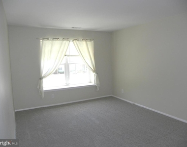 300 Mitten Lane - Photo Thumbnail 15