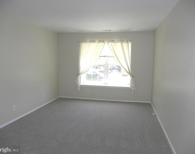 300 Mitten Lane - Photo Thumbnail 16
