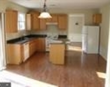 10824 Anderson Drive - Photo Thumbnail 5