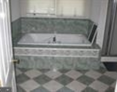 10824 Anderson Drive - Photo Thumbnail 9