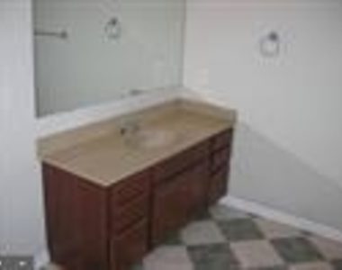 10824 Anderson Drive - Photo Thumbnail 11