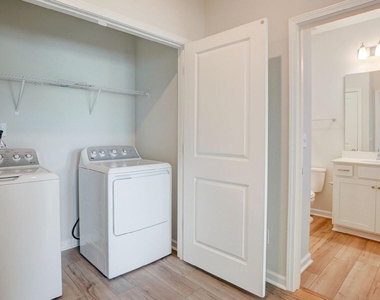 101 Decatur Drive - Photo Thumbnail 20