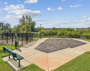 101 Decatur Drive - Photo Thumbnail 4