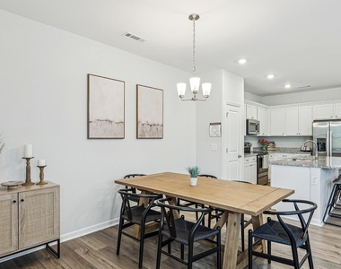 101 Decatur Drive - Photo Thumbnail 6