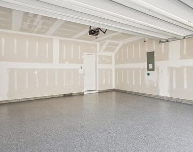 101 Decatur Drive - Photo Thumbnail 17