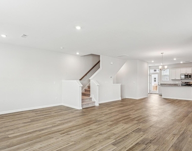 101 Decatur Drive - Photo Thumbnail 13