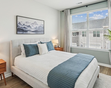 101 Decatur Drive - Photo Thumbnail 11