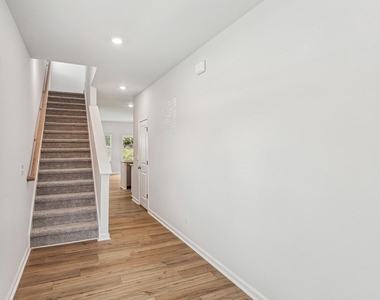 101 Decatur Drive - Photo Thumbnail 15