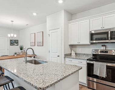 101 Decatur Drive - Photo Thumbnail 7