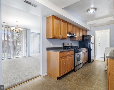 10239 Prince Place - Photo Thumbnail 12