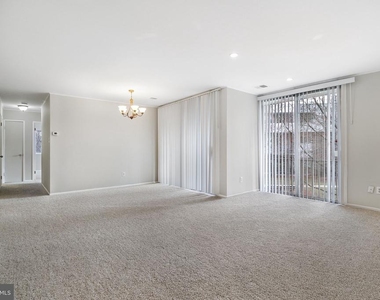 10239 Prince Place - Photo Thumbnail 5