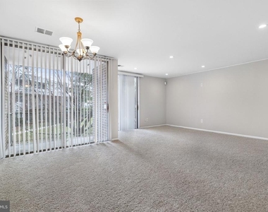 10239 Prince Place - Photo Thumbnail 7