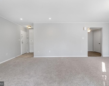 10239 Prince Place - Photo Thumbnail 4