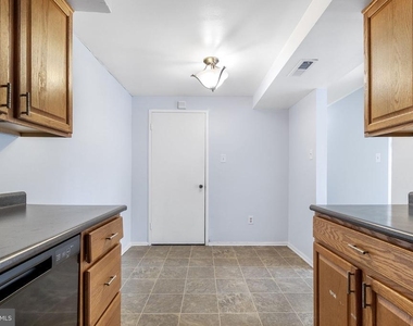 10239 Prince Place - Photo Thumbnail 13