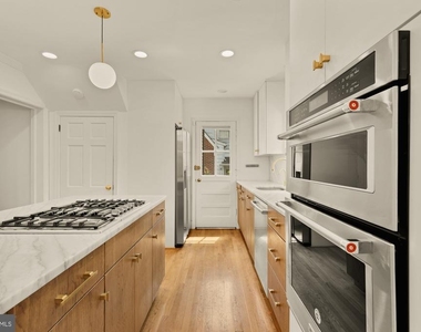 7208 Delfield Street - Photo Thumbnail 8