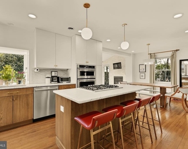 7208 Delfield Street - Photo Thumbnail 14