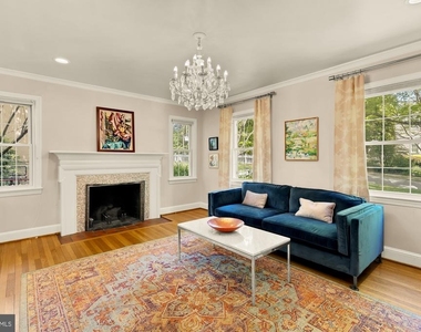 7208 Delfield Street - Photo Thumbnail 3