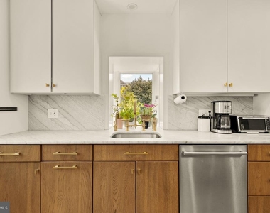 7208 Delfield Street - Photo Thumbnail 9