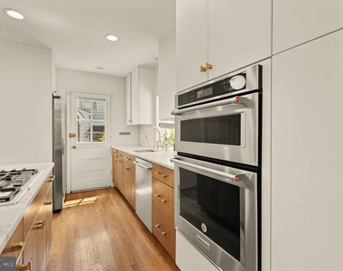 7208 Delfield Street - Photo Thumbnail 7