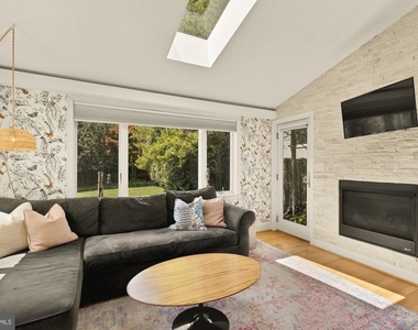 7208 Delfield Street - Photo Thumbnail 16