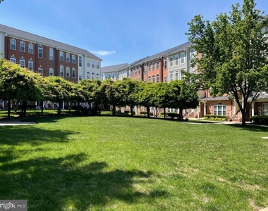 313 Cross Green Street - Photo Thumbnail 2
