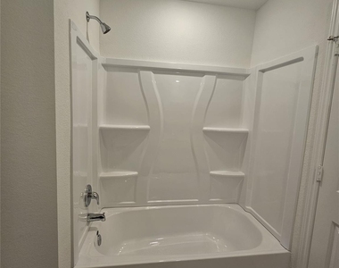 2304 Blizzard Dr - Photo Thumbnail 14