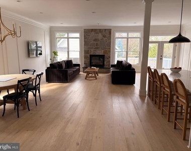 153 Quincy Street - Photo Thumbnail 9