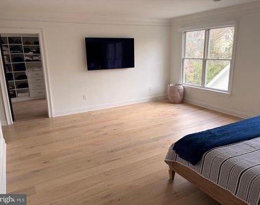 153 Quincy Street - Photo Thumbnail 21