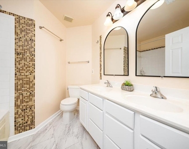 12121 Amber Ridge Circle - Photo Thumbnail 23