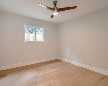6204 Shadow Valley Dr - Photo Thumbnail 17
