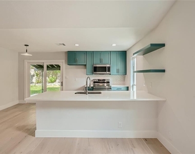 6204 Shadow Valley Dr - Photo Thumbnail 8