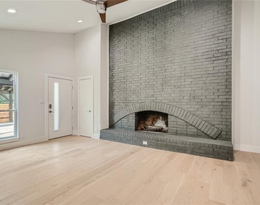 6204 Shadow Valley Dr - Photo Thumbnail 7