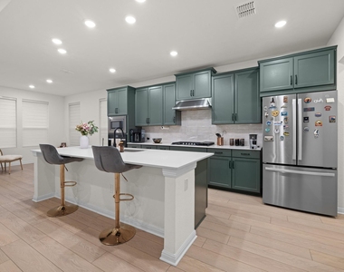2604 Acoma Ln - Photo Thumbnail 8