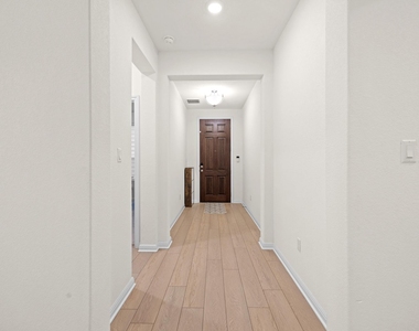 2604 Acoma Ln - Photo Thumbnail 3