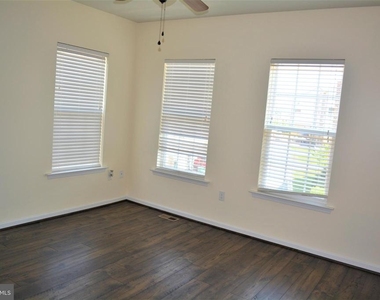 6203 Margarita Way - Photo Thumbnail 20