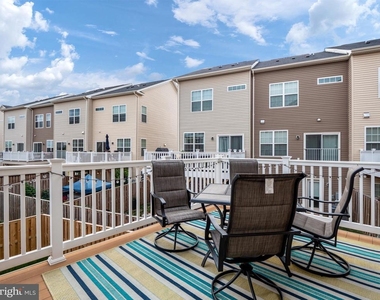 6203 Margarita Way - Photo Thumbnail 9