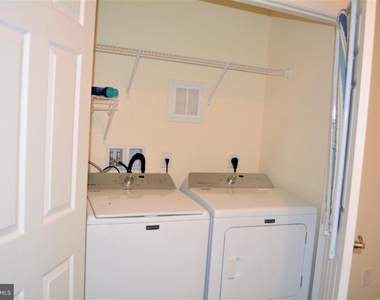 6203 Margarita Way - Photo Thumbnail 24
