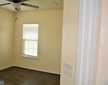6203 Margarita Way - Photo Thumbnail 5