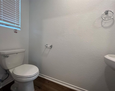 7224 Spotted Leaf Way - Photo Thumbnail 8