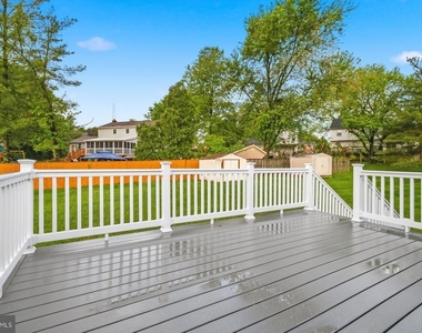 6301 Linus Drive - Photo Thumbnail 7