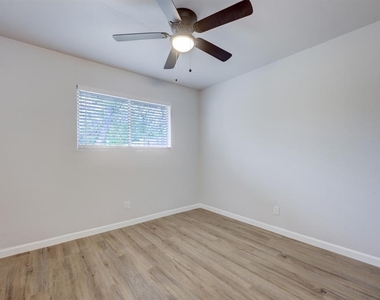 5209 Purple Sage Dr - Photo Thumbnail 7