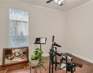 3822 Remington Rd - Photo Thumbnail 7
