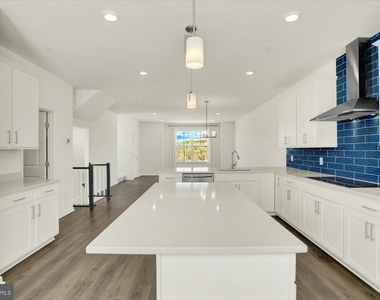 11301 Carobel Court - Photo Thumbnail 14