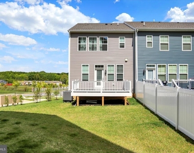 11301 Carobel Court - Photo Thumbnail 31
