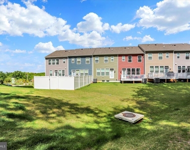 11301 Carobel Court - Photo Thumbnail 32