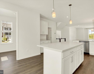 11301 Carobel Court - Photo Thumbnail 15