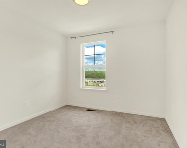 11301 Carobel Court - Photo Thumbnail 23