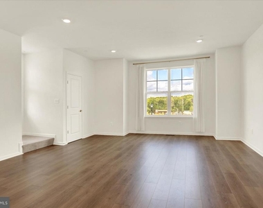 11301 Carobel Court - Photo Thumbnail 10