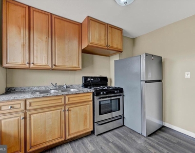 2528 Mcculloh Street - Photo Thumbnail 13