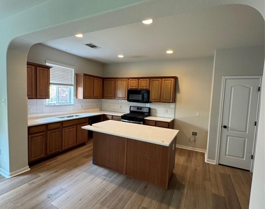 1713 Suter St - Photo Thumbnail 5